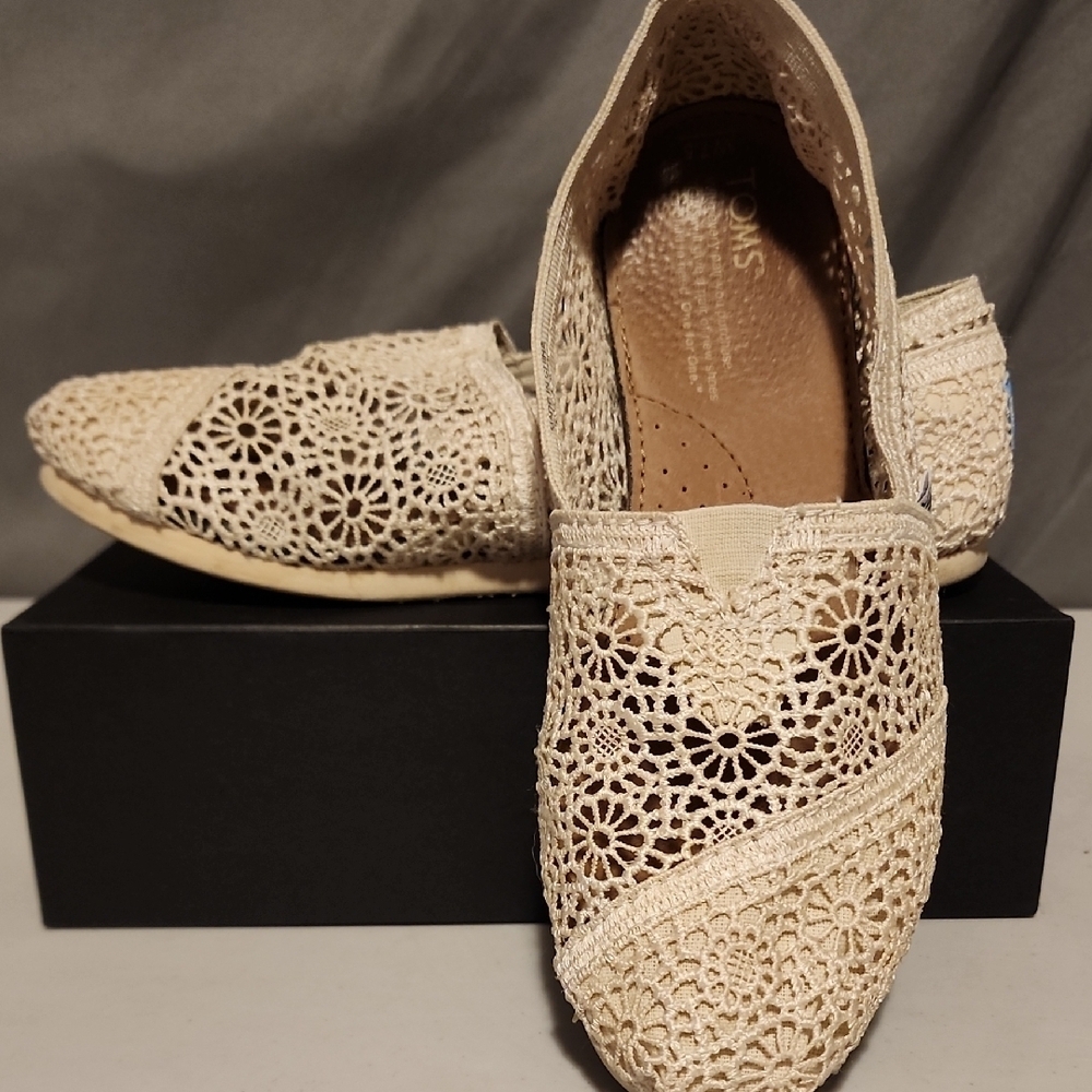 Toms Cream Crochet Flats for Versatile Style